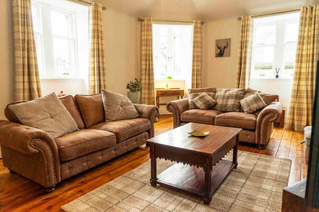 Spacious City Centre Apartment Full Of Character Inverness Esterno foto