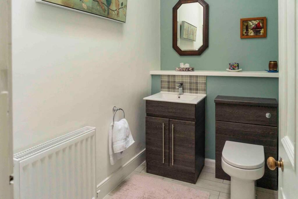 Spacious City Centre Apartment Full Of Character Inverness Esterno foto