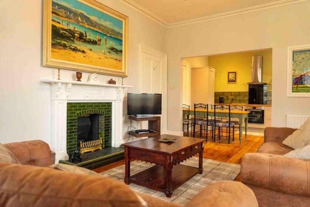 Spacious City Centre Apartment Full Of Character Inverness Esterno foto